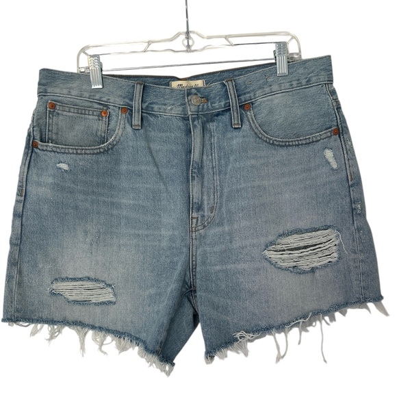 Madewell NWOT Relaxed Mid-Length Distressed Denim Shorts Size 31 - Picture 3 of 9